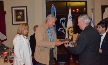 ROTARY CLUB CAMPANA  ENTREG?&rsquo; DEL PREMIO CONFRATERNIDAD CAMPANA-ZARATE