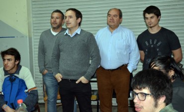Abella dialog&oacute; con j&oacute;venes sobre sus preocupaciones