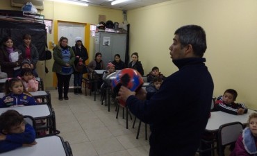 Tr&aacute;nsito y Transporte recibi&oacute; la visita del jard&iacute;n de infantes 918