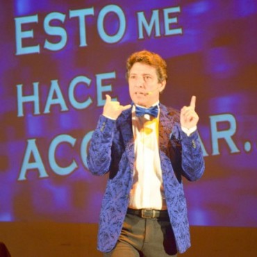 Sergio Gonal y su humor llegaron al Teatro La Rosa