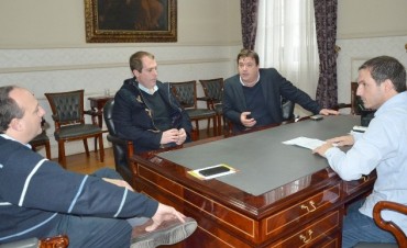 Villa D&aacute;lmine: Abella se comprometi&oacute; a reactivar el tratamiento de la Ordenanza por el estadio 
