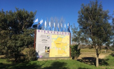 Colocan una se&ntilde;al&eacute;tica tur&iacute;stica en la isla