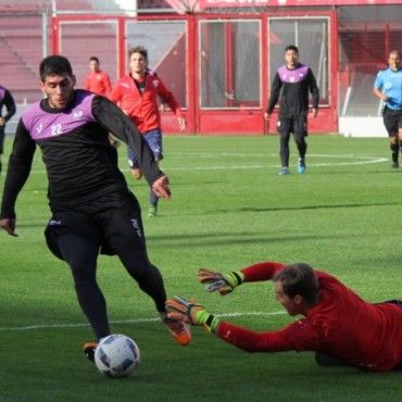 Villa Dalmine jug� su primer amistoso en Avellaneda frente a Independiente