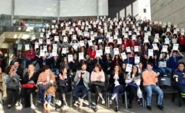 M&aacute;s de 180 estudiantes de Campana y Z&aacute;rate recibieron sus Becas al M&eacute;rito