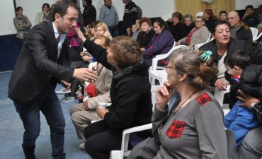 El Intendente en tu barrio: Abella dialog&oacute; con vecinos de Las Campanas
