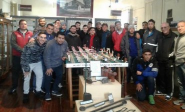 Aprendices de se&ntilde;aleros visitaron el Museo Ferroviario Municipal