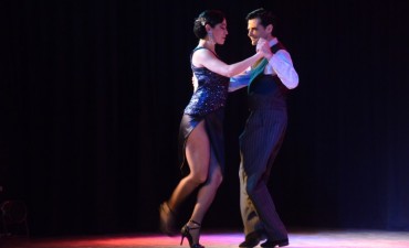 A sala llena, se present&oacute; el espect&aacute;culo Latiendo tango y folklore