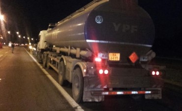 Tras cinematogr&aacute;fica persecuci&oacute;n, interceptan a un cami&oacute;n robado y detienen al conductor