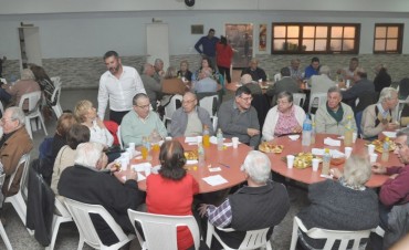 Gran convocatoria de representantes de centros y asociaciones de jubilados en la 2da edici&oacute;n de Estrechado Lazos