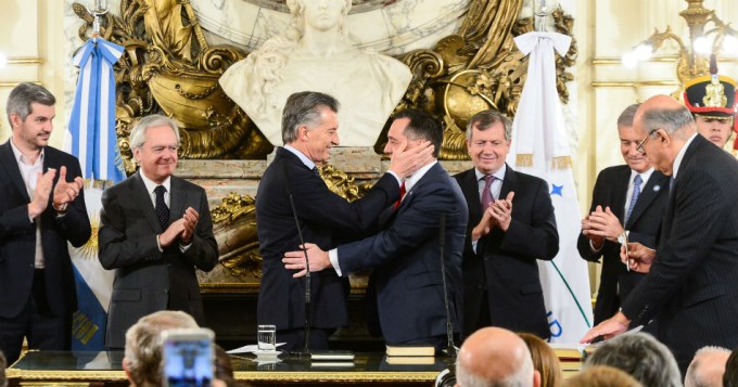 El Presidente Mauricio Macri les tom&oacute; juramento a los nuevos ministros