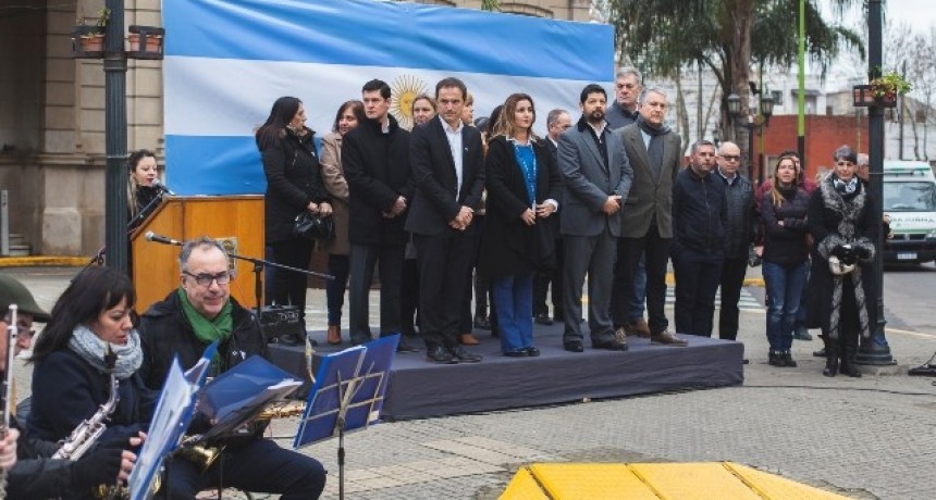 Campana celebr&oacute; el 202&deg; aniversario de la Independencia