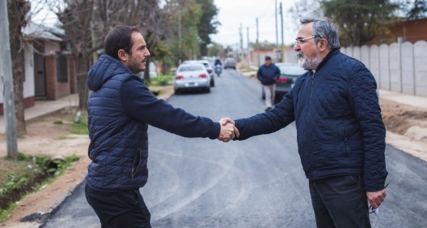 El Intendente visit&oacute; a vecinos de la calle Castilla