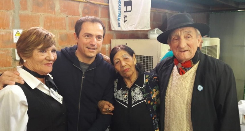 Abella particip&oacute; del 46&deg; aniversario del Centro Criollo La Carreta
