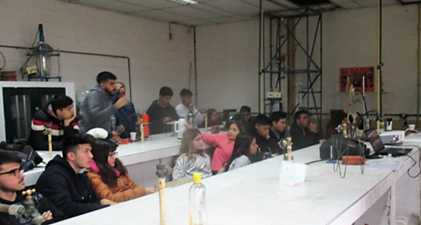 La Subsecretar&iacute;a de Medio Ambiente del Municipio visit&oacute; la Escuela T&eacute;cnica N&ordm; 1