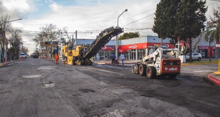 Casco urbano: el plan de bacheo de hormig&oacute;n contin&uacute;a por la calle 9 de Julio