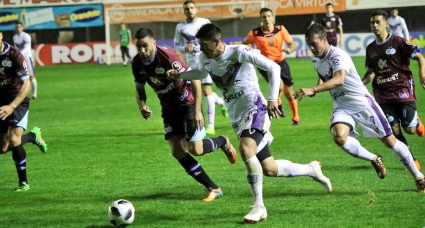Villa D&aacute;lmine venci&oacute; por penales a la UAI Urquiza y avanz&oacute; de ronda en la Copa Argentina