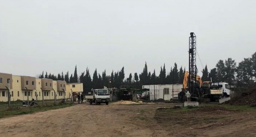 Avanzan las obras de instalaci&oacute;n de los servicios en el 104 viviendas