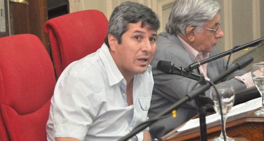 Carlos G&oacute;mez: &ldquo;el rol de las FFAA de la democracia se debe discutir en el Congreso&rdquo;