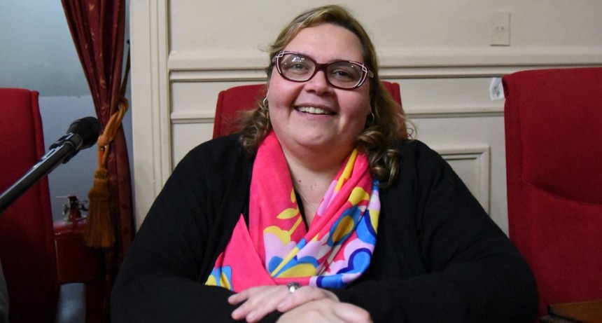 Por iniciativa de la concejal Buzzini, pintar&aacute;n una senda peatonal con los colores LGBTI