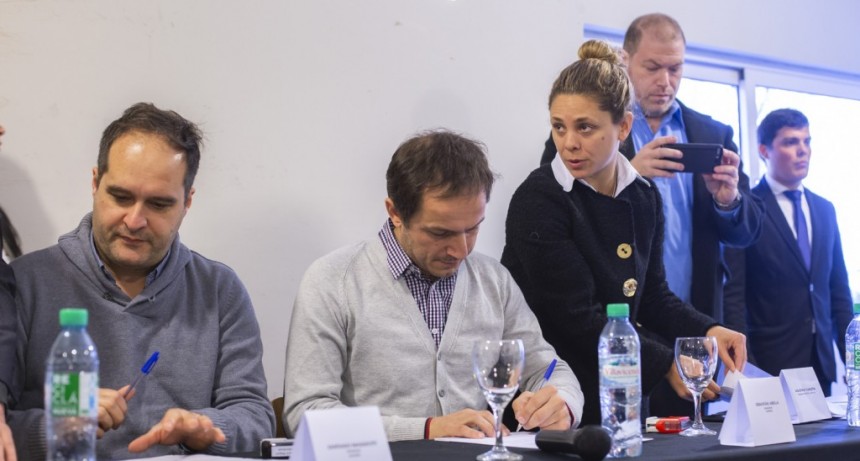 Abella firm&oacute; un convenio de cooperaci&oacute;n con el INADI para trabajar contra la discriminaci&oacute;n