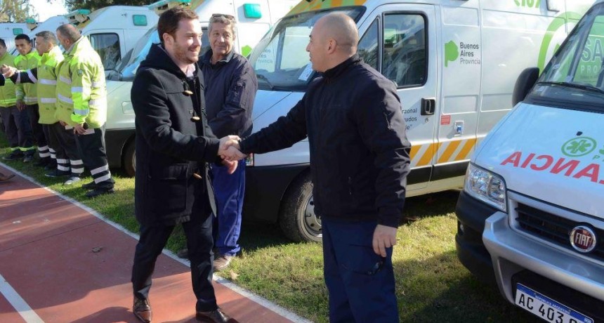 La Provincia entreg&oacute; 19 ambulancias cero kil&oacute;metro para hospitales p&uacute;blicos bonaerenses
