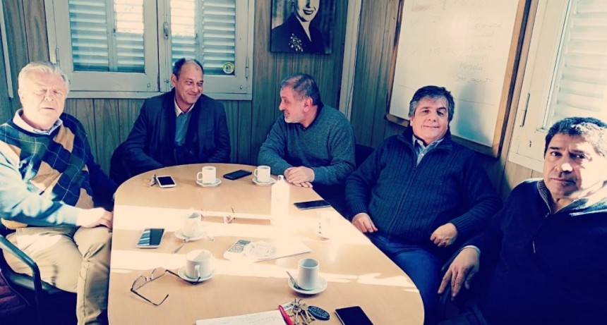 Rub&eacute;n Romano trabaja en su plan de salud junto a los sanitaristas m&aacute;s importantes del pa&iacute;s