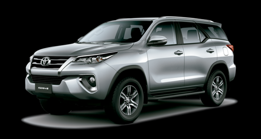 Toyota actualiza versiones y equipamiento de SW4