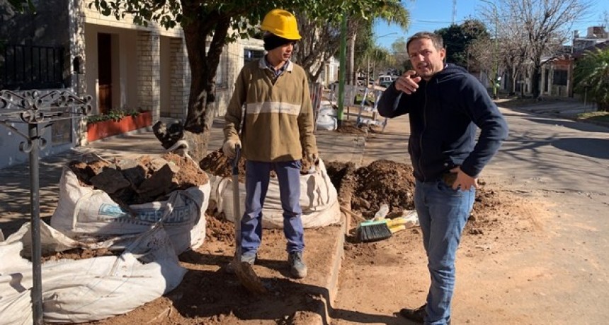 Contin&uacute;a el recambio de ca&ntilde;er&iacute;as de la red de agua en la calle Coletta