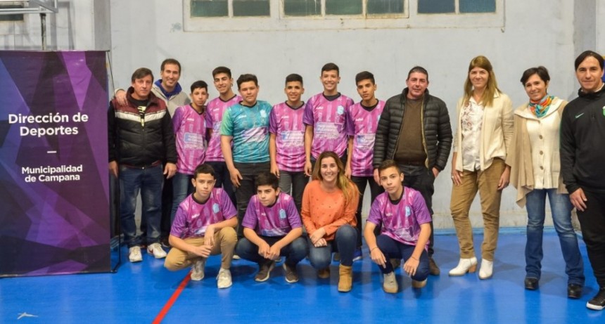 El Municipio entreg&oacute; camisetas al seleccionado campanense de f&uacute;tbol
