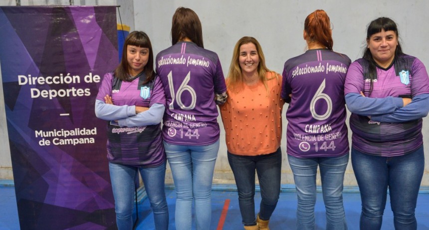 Schvartz entreg&oacute; camisetas a la Selecci&oacute;n Femenina de la Liga Campanense