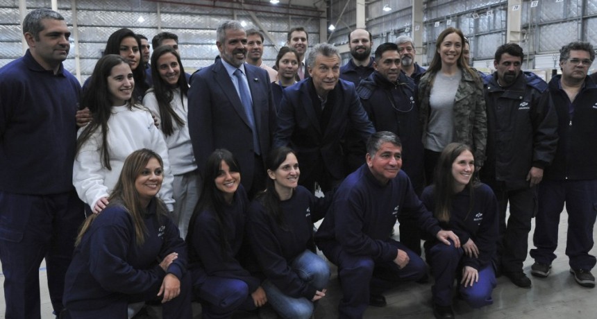 VIDAL ACOMPA&Ntilde;&Oacute; A MACRI EN UNA VISITA A UNA  PLANTA ALIMENTICIA DE ESTEBAN ECHEVERR&Iacute;A