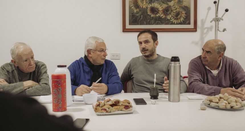 Abella comparti&oacute; un encuentro con los jubilados de la calle Moreno