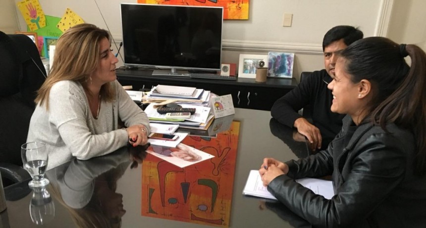 Schvartz recibi&oacute; a &ldquo;La Peke&rdquo; Espinosa previo a su exhibici&oacute;n