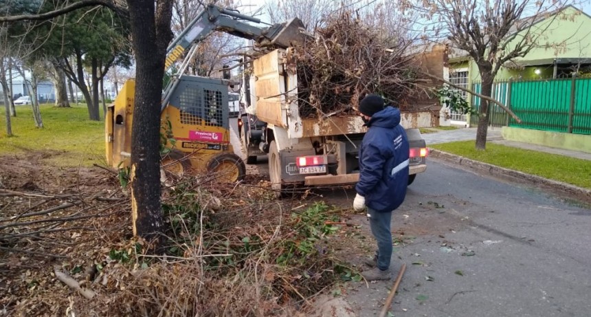 Abella pidió a los vecinos colaborar con la limpieza de la ciudad