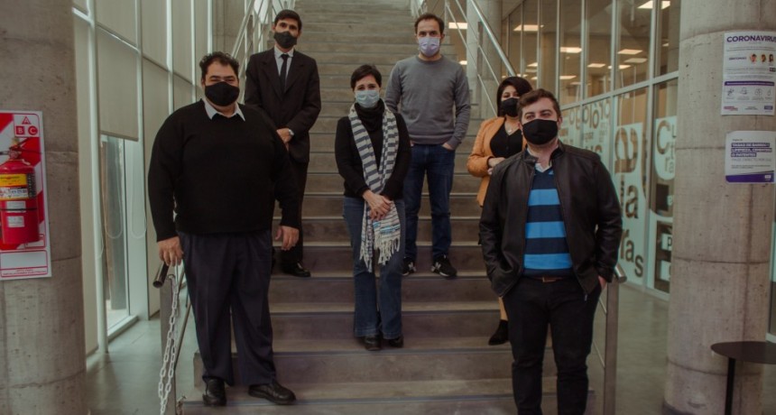 Abella firmó un convenio para que Campana cuente con un nuevo centro de aislamiento