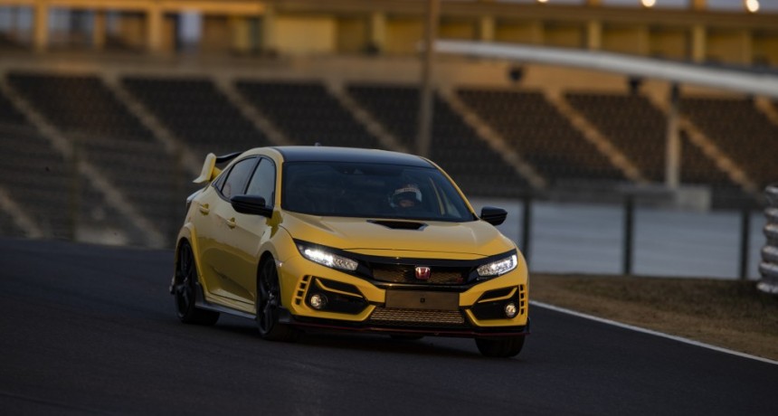 EL modelo más exitoso de honda, civic type r limit edition, MARCÓ un nuevo RÉCORD de vuelta EN el CIRCUITO de suzuka