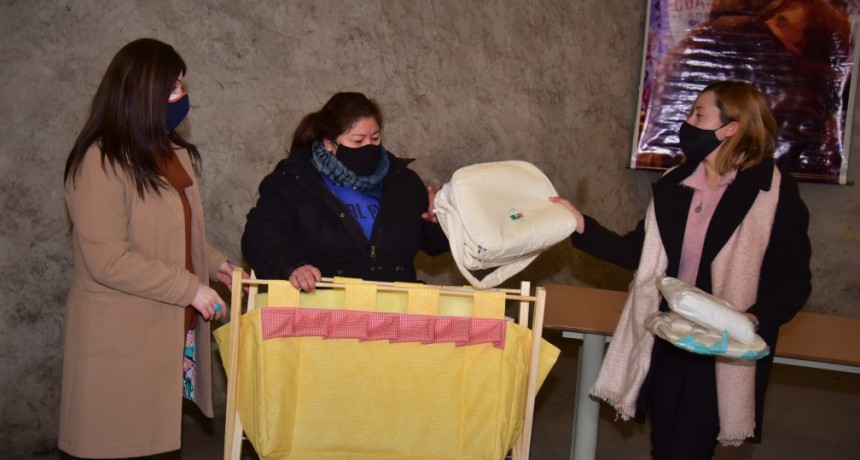 Punto Bebé hizo una nueva entrega de kits para futuras mamás