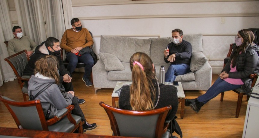 El Intendente avanza con las gestiones para que el barrio Jardín de Los Pioneros tenga agua corriente