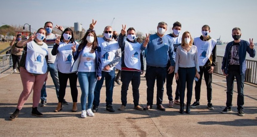 Alonso y Ortega junto a la Agrupación Néstor Kirchner, participaron del banderazo en la Costanera 