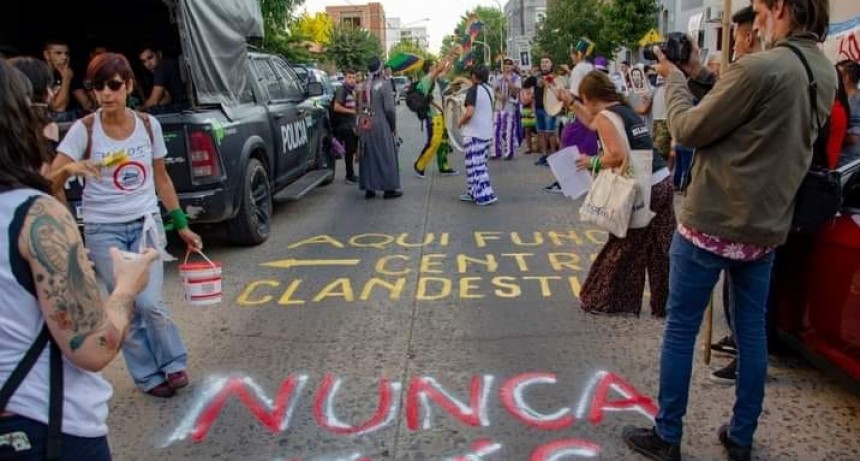 H.I.J.O.S realiza un acto frente a la Comisaría de Campana