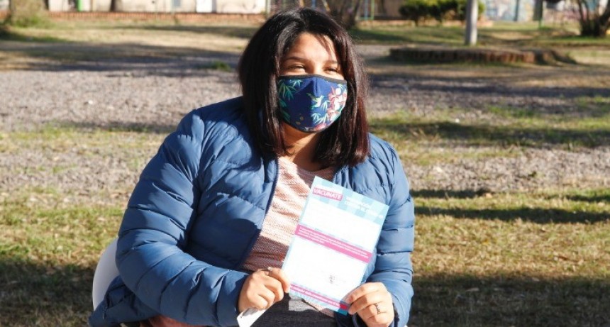 Doble jornada de vacunación contra el COVID-19 en plazas barriales