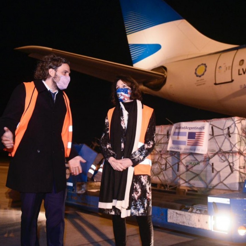 Llegaron 3.500.000 vacunas de Moderna donadas por los Estados Unidos y la Argentina ya recibió más de 36 millones de dosis