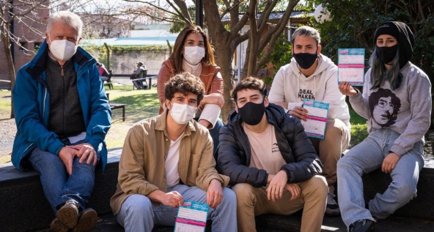 Jóvenes y vacunación ATR contra el COVID-19