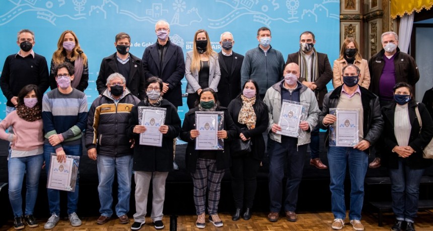 La Provincia entregó 160 escrituras para familias de La Plata 