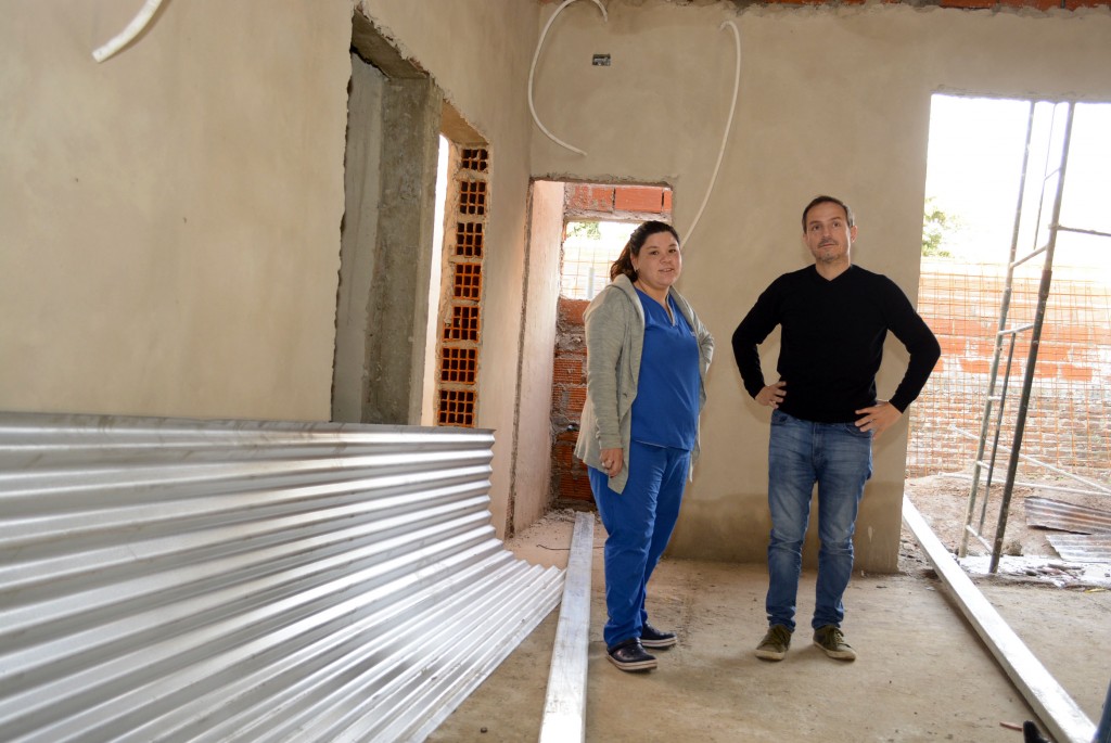 Abella destacó el importante avance de las obras en los tres nuevos centros de salud barriales
