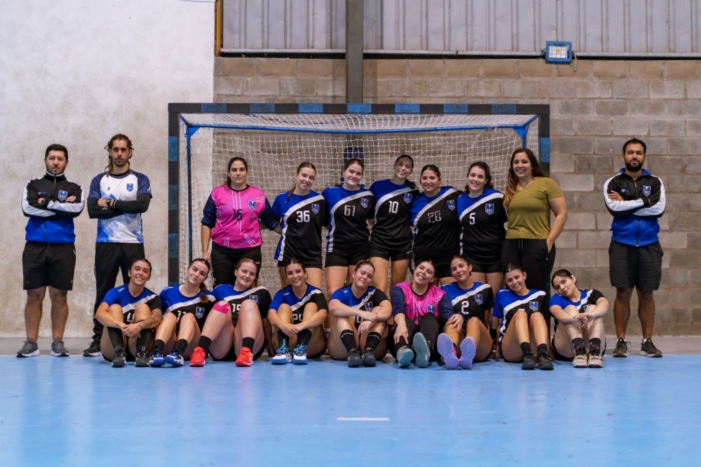 Triunfo del femenino mayor de Handball del Boat club ante Escobar