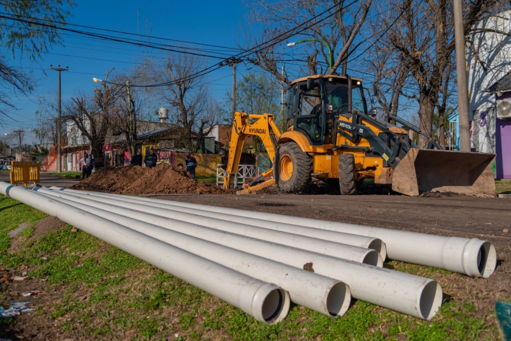 Abella recorrió las obras cloacales que el Municipio realiza en Lubo y Las Campanas