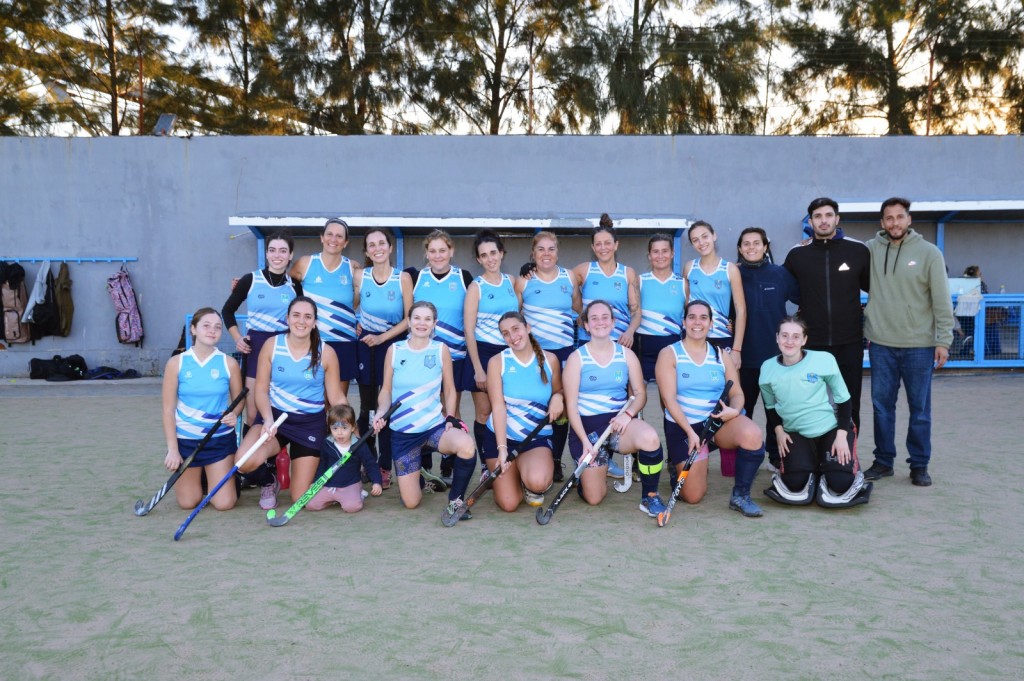Derrota para las Damas de Hockey B del CBC