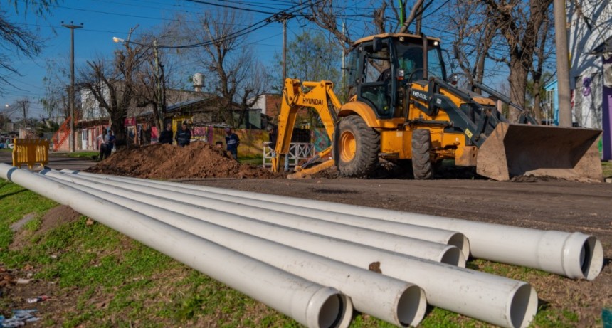 Abella recorrió las obras cloacales que el Municipio realiza en Lubo y Las Campanas