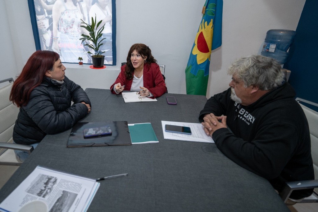 Soledad Alonso recibi&oacute; a representantes de la Sociedad de Fomento del barrio Las Acacias para fortalecer el trabajo comunitario en prevenci&oacute;n de riesgos clim&aacute;ticos